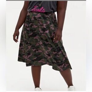 TORRID green Purple Camo Midi Skirt Size 4X Runs Small Like 2X Casual Plus I18
